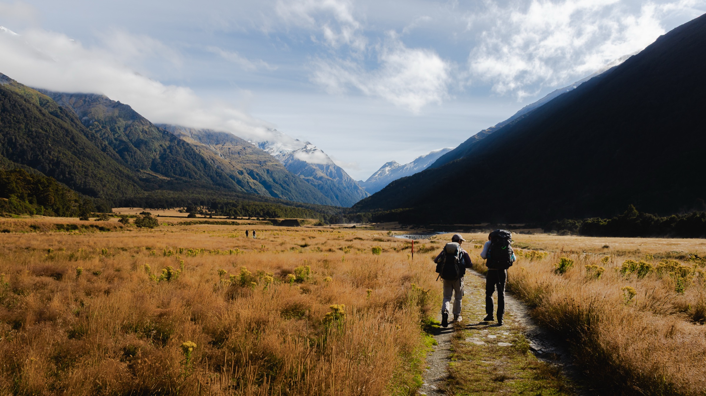 New Zealand — backpacking into the valley